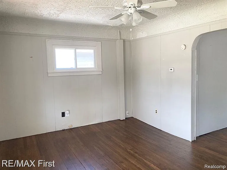 23360 Carlisle Ave — Photo 5