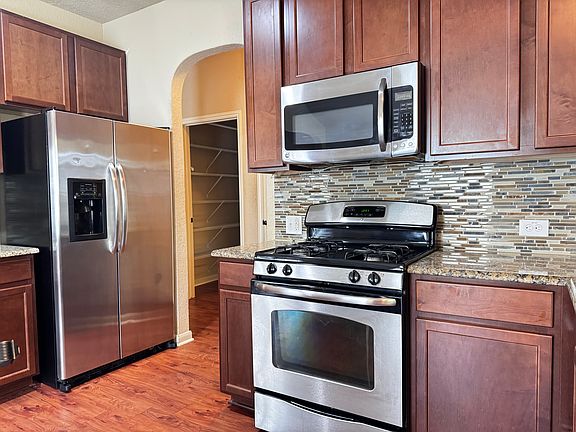 4th image of 260 Oak Creek Way