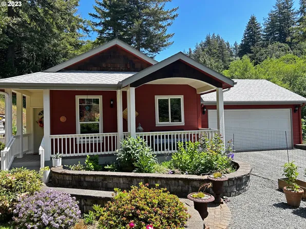 94094 Crystol Creek Ln, Coquille, OR 97423