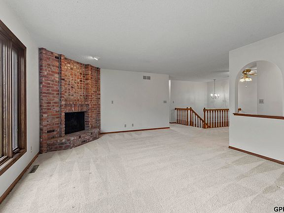 3rd image of 1826 Normandy Ln