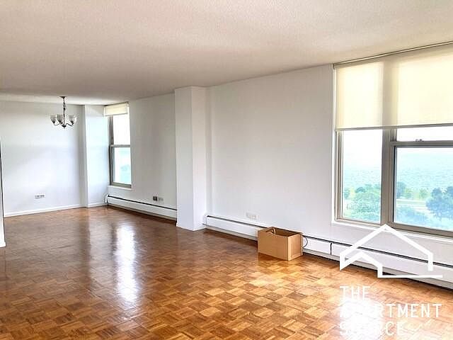 1st image of 5401 S Hyde Park Blvd APT 1304