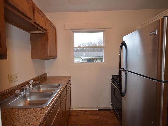 4th image of 836 S Jenkins Blvd #A