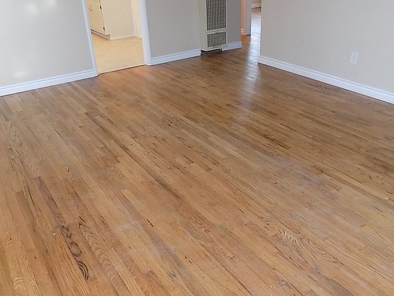 3rd image of 1526 N Banning Blvd