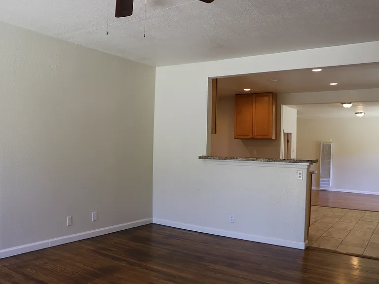 335 Rollingwood Dr — Photo 7