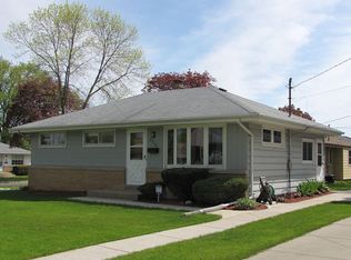 5310 N 90th St, Milwaukee, WI