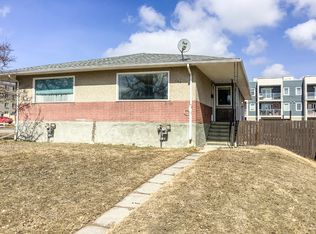 740 67th Ave SW, Calgary, AB T2V0M1