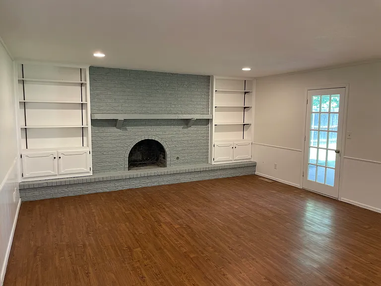 1715 Lancaster Cir — Photo 15
