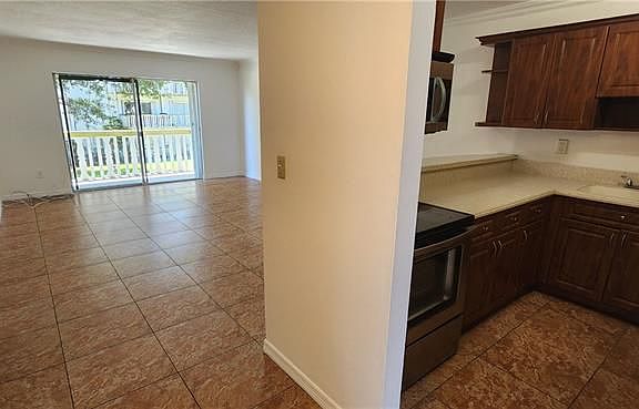 3rd image of 15221 NE 6th Ave APT A205