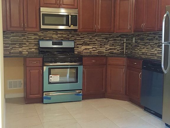 4th image of 15 Giordan Ct