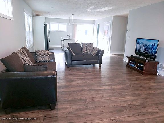 5th image of 3846 Fossum Ln #9