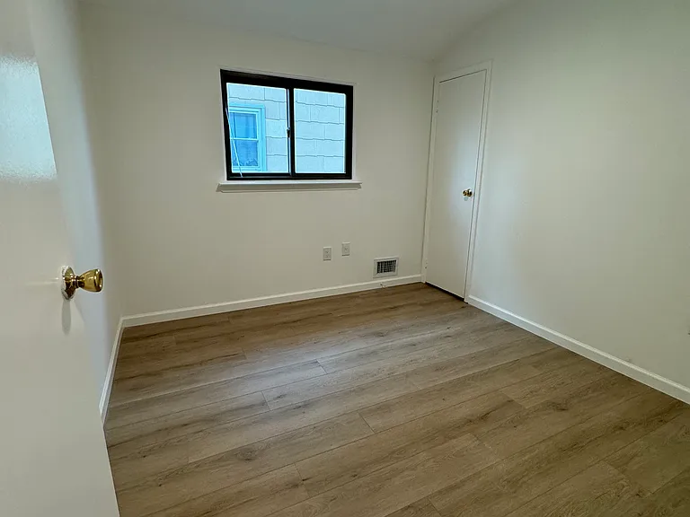 14 Luke Ct #2F — Photo 7