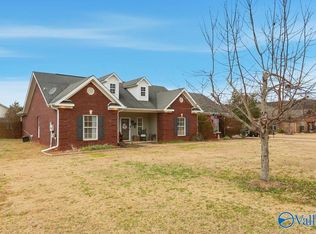 110 Hickory Glen Cir, Huntsville, AL 35811