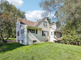 2347 Western Ave N, Roseville, MN 55113