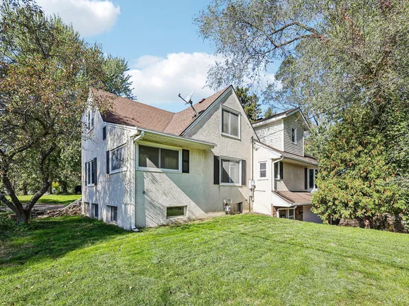2347 Western Ave N, Roseville, MN 55113
