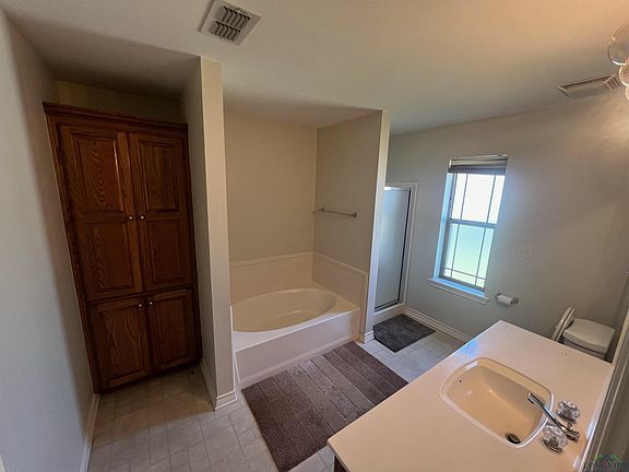 5th image of 42 Wellington Dr