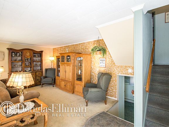4th image of 55 Edmore Ln S