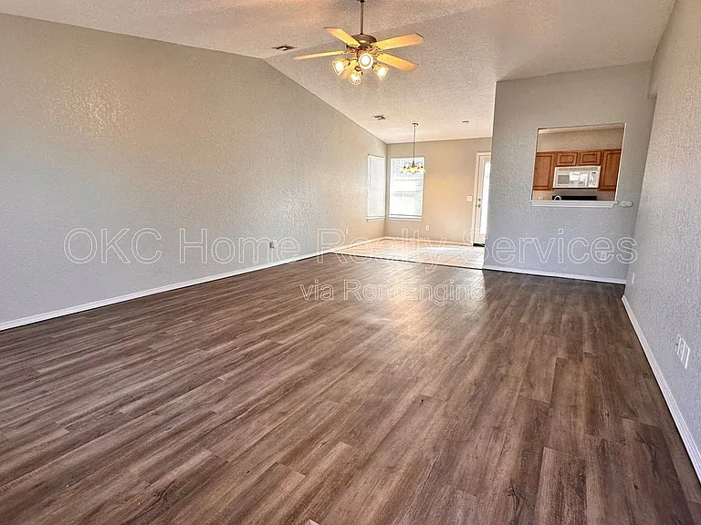 5520 Bush Creek Way — Photo 5
