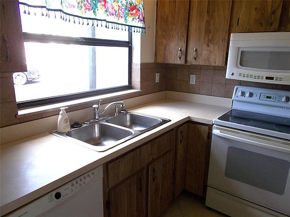4th image of 2000 Forrest Nelson Blvd APT C6