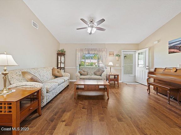 5th image of 2529 Majestic Ave