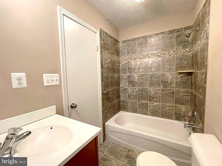 21822 Ronald Dr — Photo 14