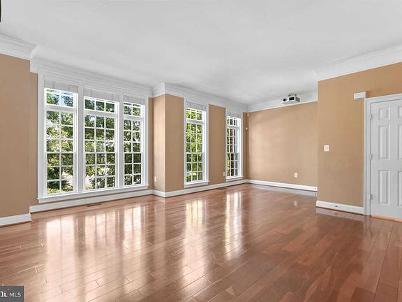 4th image of 10545 School St