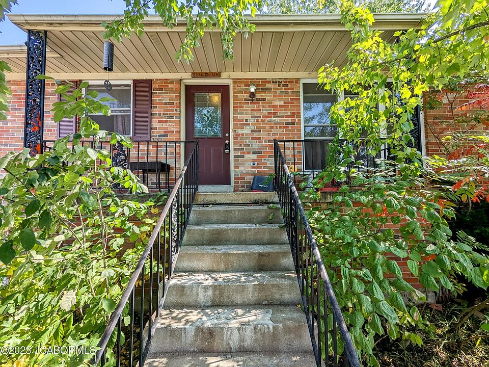 1st image of 804 Belair Dr