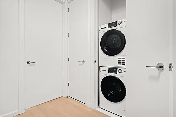 Laundry, photo 1