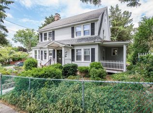 25 Park Ave, Port Washington, NY 11050
