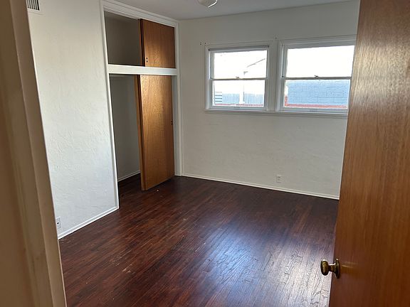 3rd image of 6036 Roanoke St