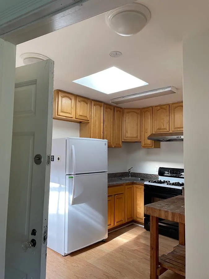 1 bed, 900 sqft, $2,000 — Photo 4