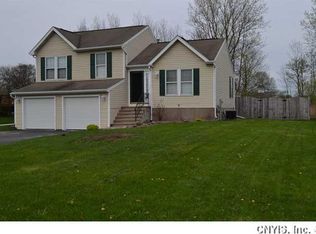 9476 Glengarriff Dr, Brewerton, NY 13029