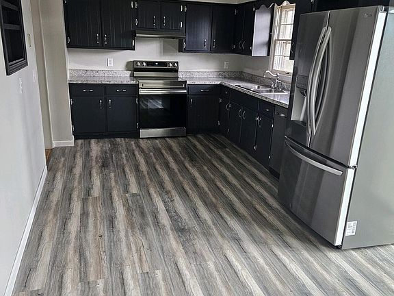 4th image of 840 N Woodland Dr