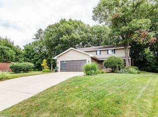 5 Inverness Dr, Bourbonnais, IL 60914