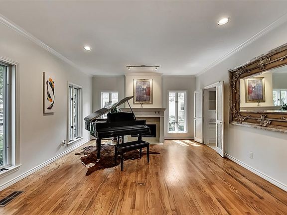 4th image of 4516 Livingston Ave