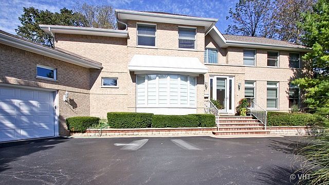 1st image of 805 Thackeray Dr