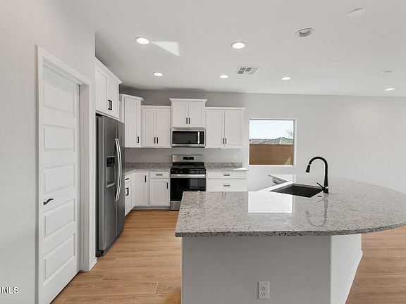 3rd image of 2868 N CORONADO Drive