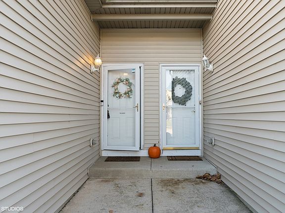 2nd image of 16465 Willow Walk Dr