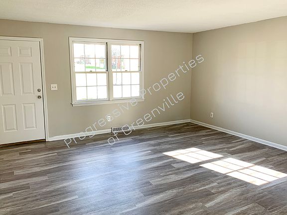 3rd image of 366 Devonwood Ct