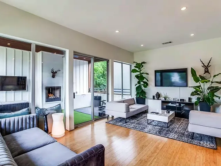 4401 Roseland Ave #B — Photo 3