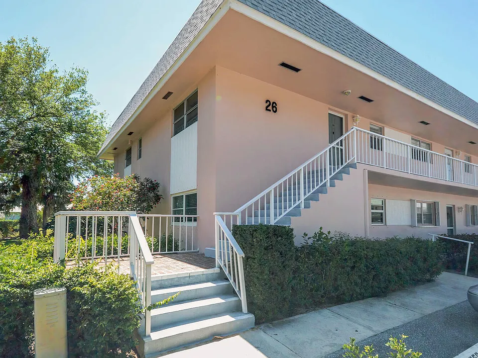 18081 SE Country Club Dr #26-256