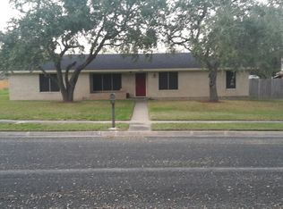 1405 Robin Ln, Beeville, TX 78102
