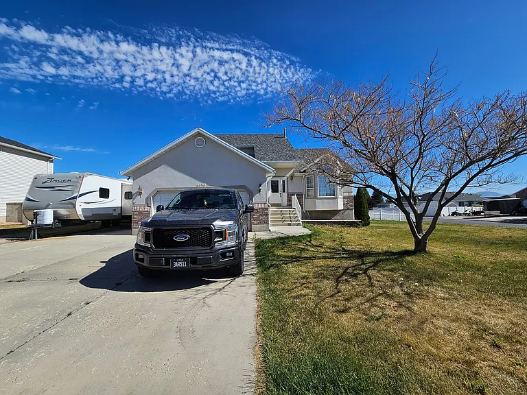 4698 Colander Dr — Photo 16