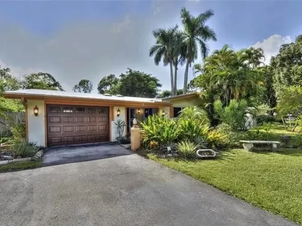 1348 Woodmere Ln, Fort Myers, FL 33919