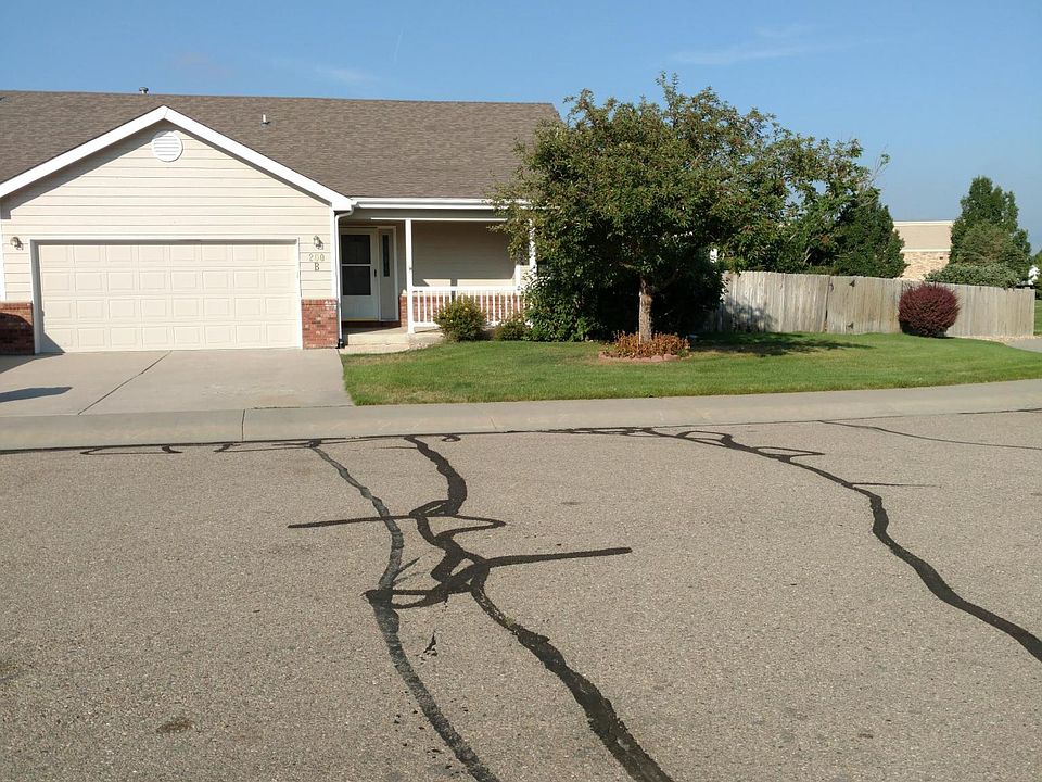 200 B Manor Court, Windsor