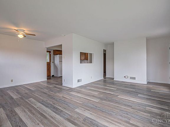 3rd image of 62 Hermay Dr