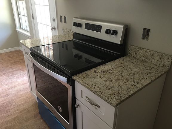 5th image of 2 Foxcreek Ct