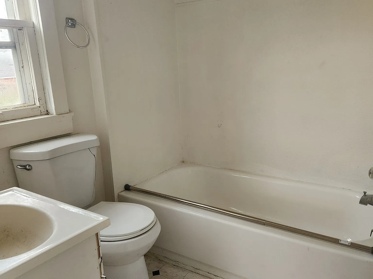 2422 White Street - 1 — Photo 4