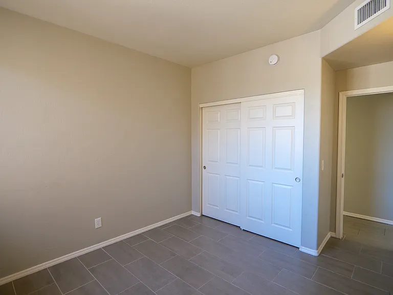 2430 N Quesnel Loop — Photo 17