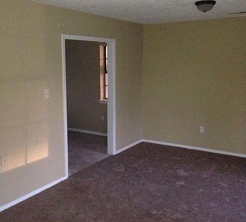 3rd image of 5134 Woody Dr