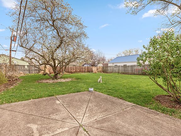 3rd image of 4419 Charles Dr